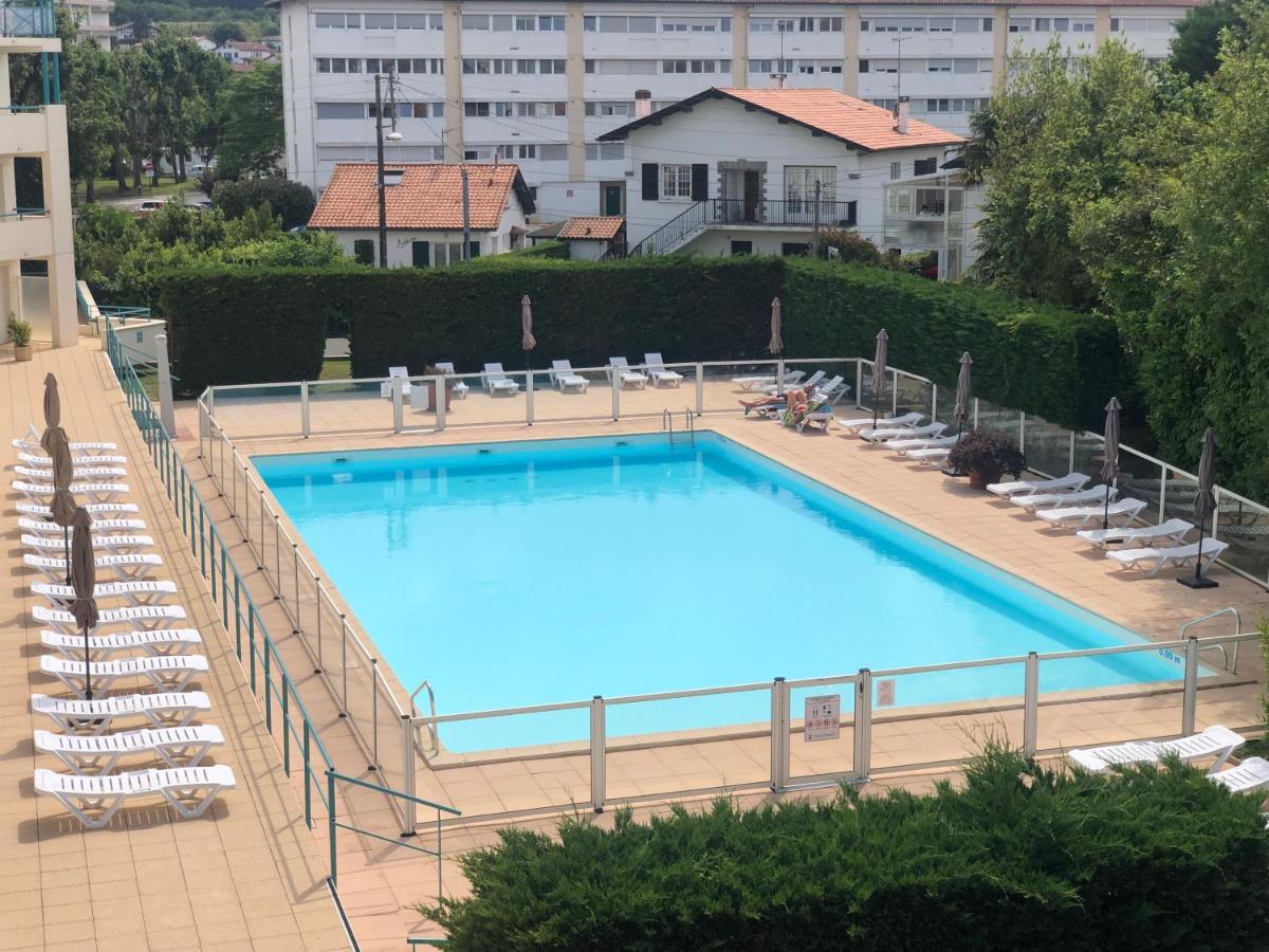 Studio au calme avec piscine, face golf, parking gratuit, tout à pied à 10mn centre ville Ciboure Esterno foto
